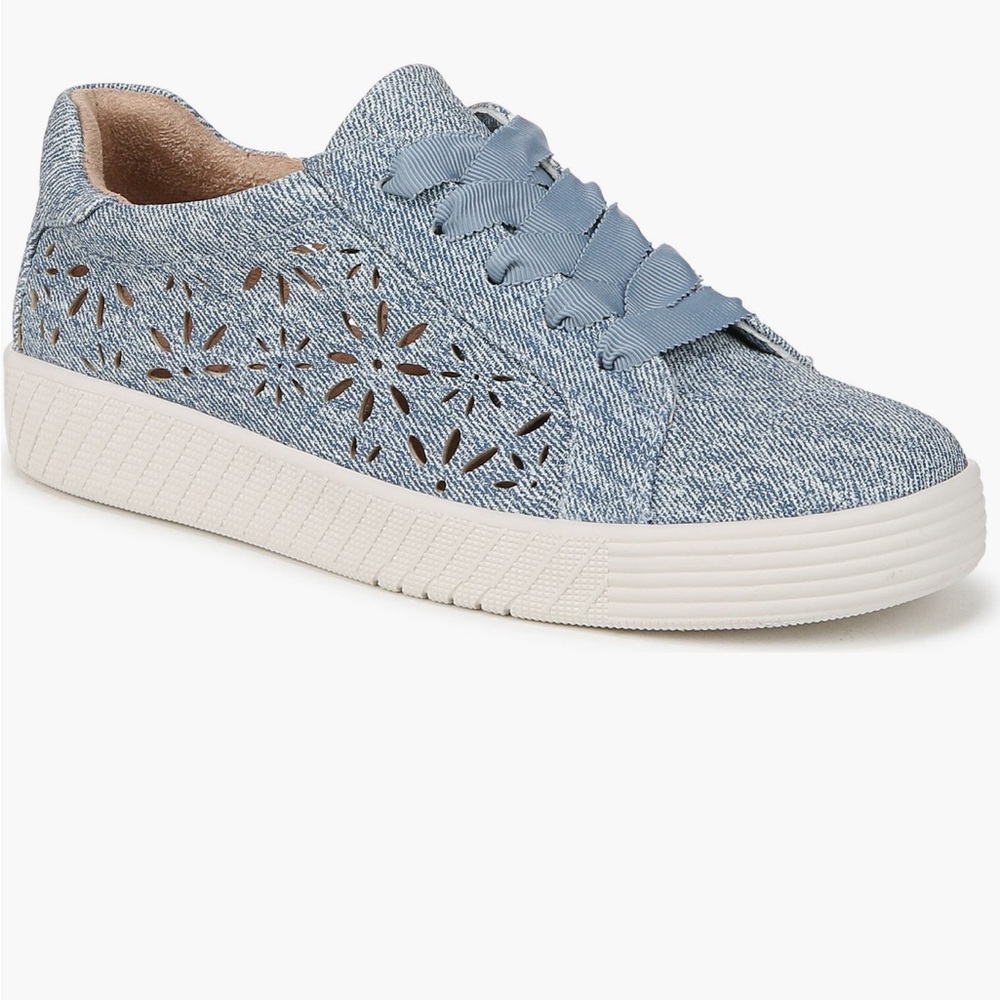 NWT SOUL Naturalizer Women's SOUL Neela Sneaker in LT Denim Size 8